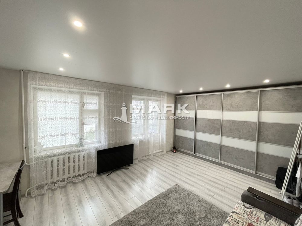 3-к. квартира 110.7 кв.м, 6/8