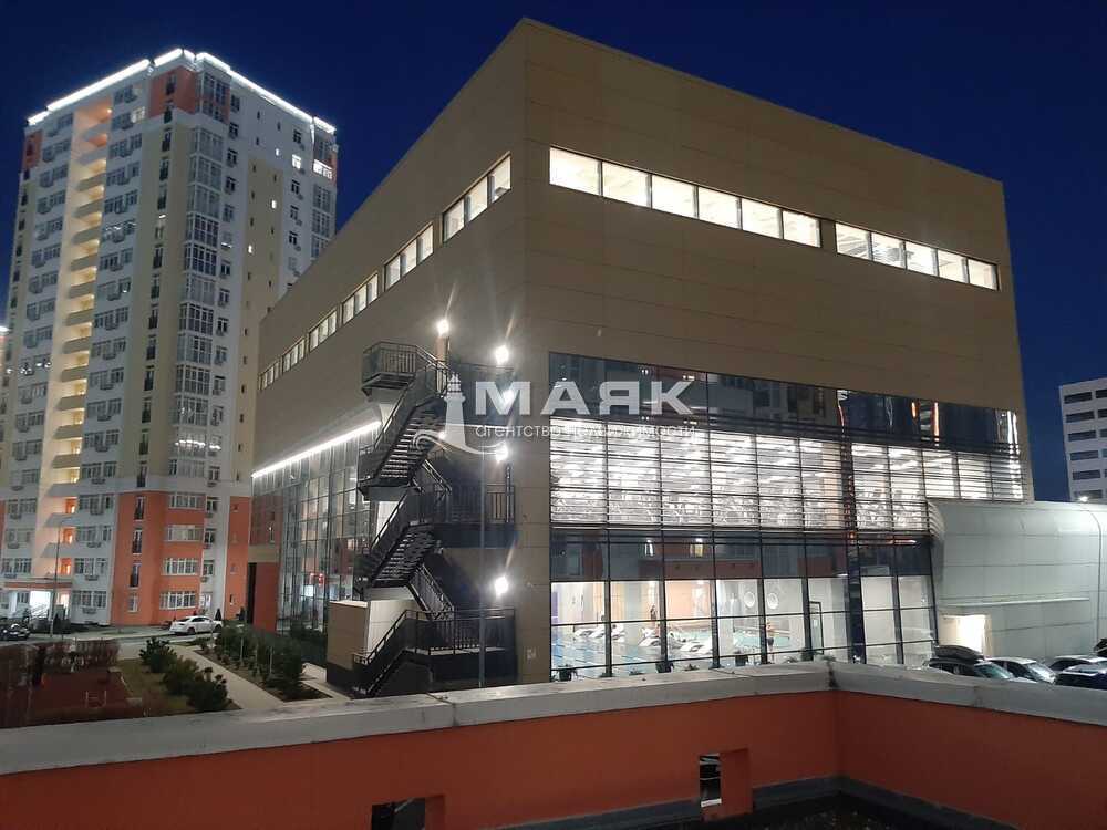 2-к. квартира 63 кв.м, 1/18