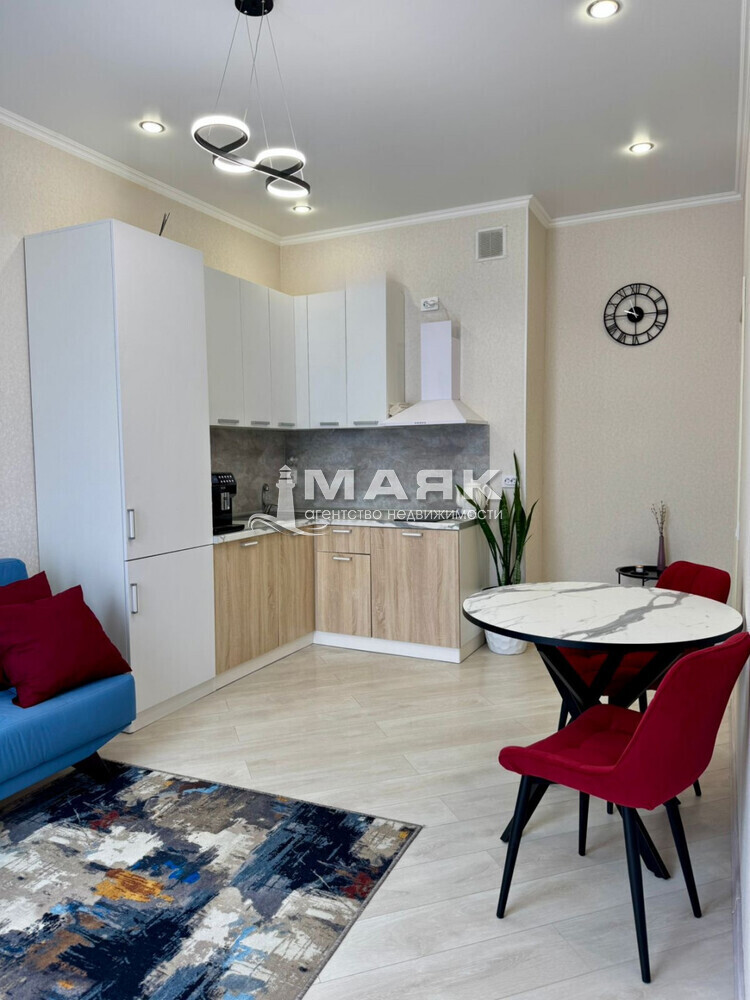 2-к. квартира 53 кв.м, 13/15