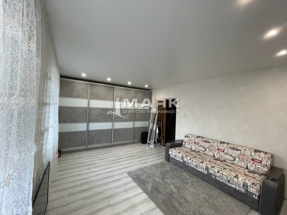 3-к. квартира 110.7 кв.м, 6/8