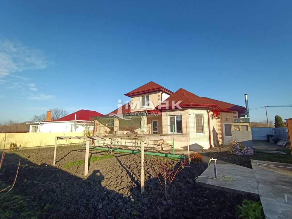 Дом 171 кв.м на участке 6.3 сот