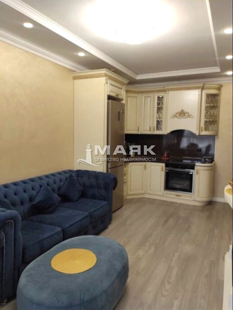 2-к. квартира 44 кв.м, 16/20