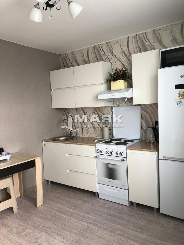 1-к. квартира 42 кв.м, 14/16