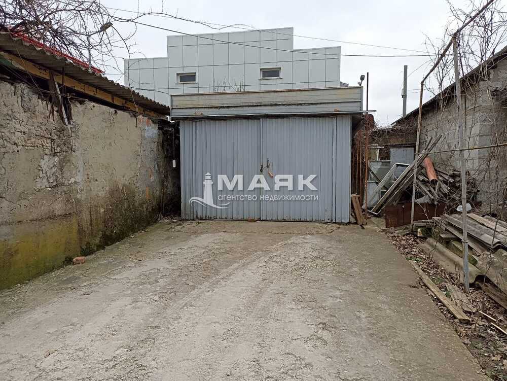 3-к. квартира 64.7 кв.м, 1/2