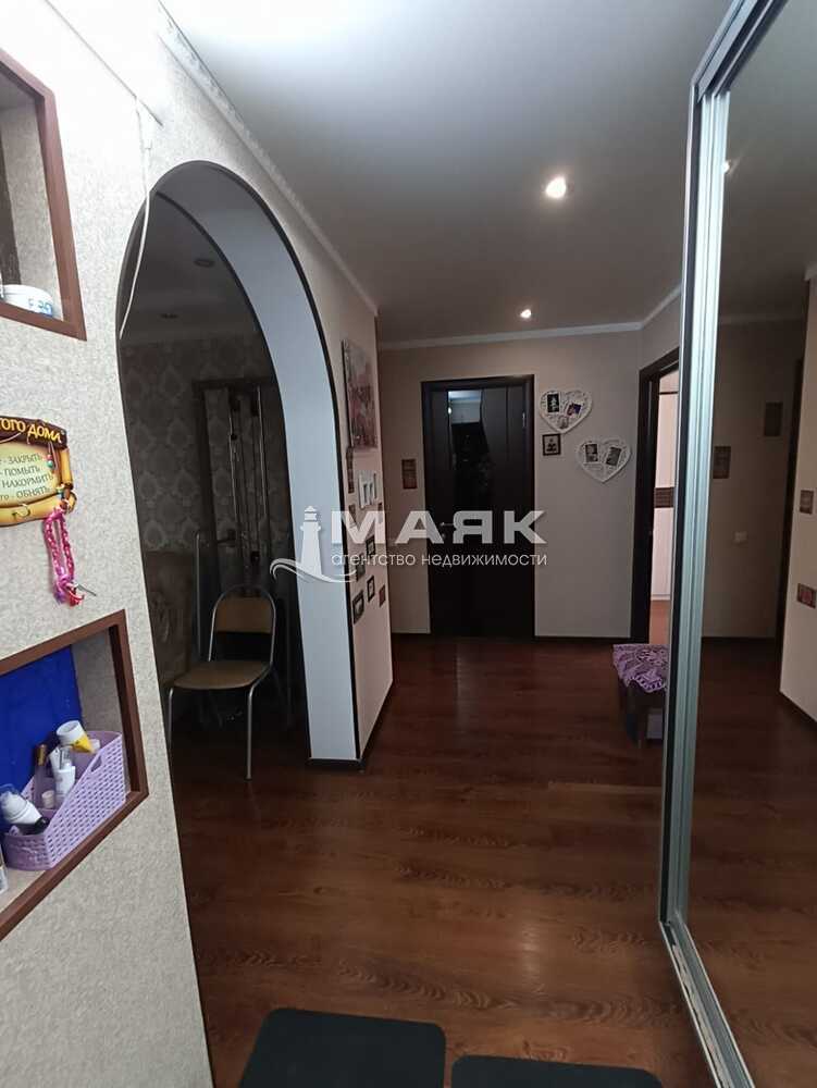 3-к. квартира 62.3 кв.м, 1/5