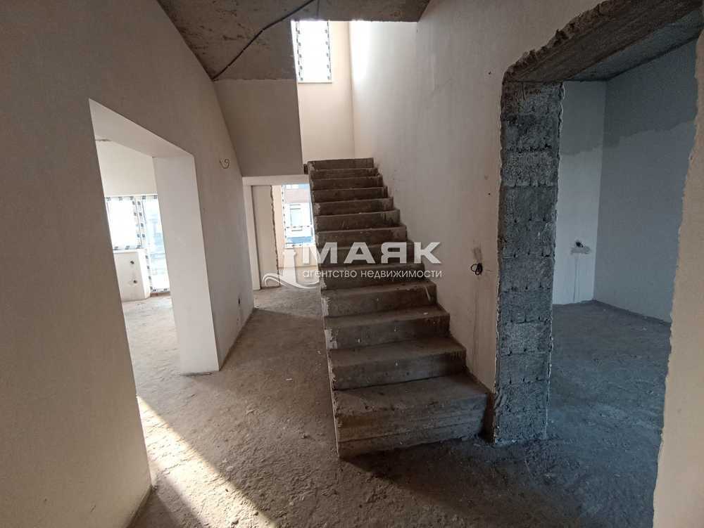 Дом 192 кв.м на участке 4.7 сот