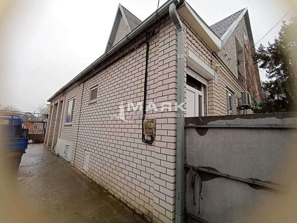 Дом 192.2 кв.м на участке 7.5 сот