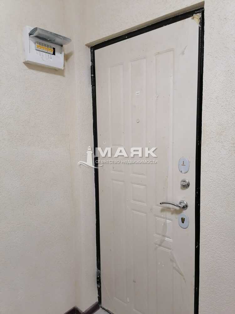 1-к. квартира 37 кв.м, цоколь/13