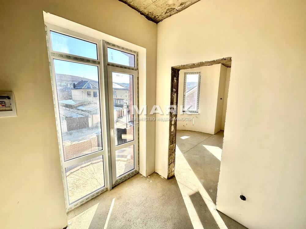 Дом 260 кв.м на участке 4 сот