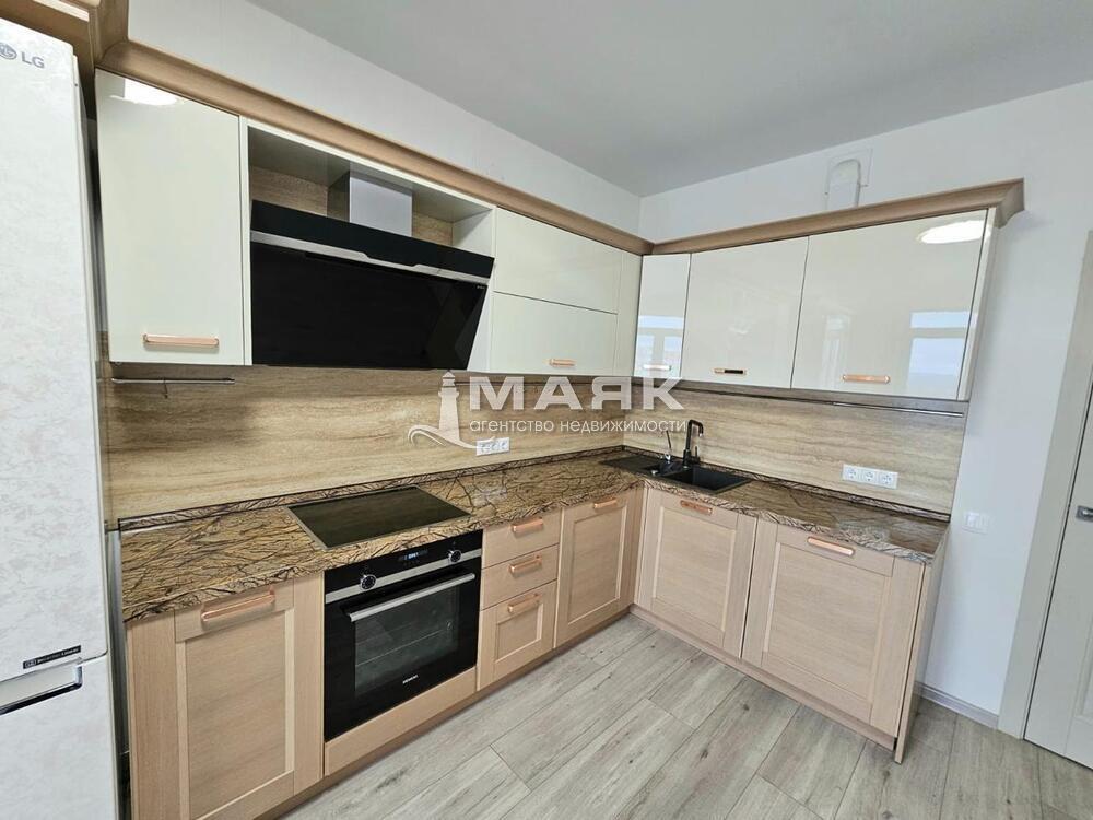 3-к. квартира 87.73 кв.м, 8/18