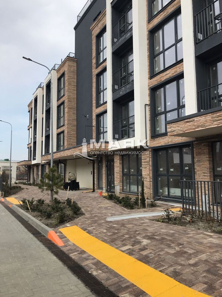 1-к. квартира 42.4 кв.м, 2/4