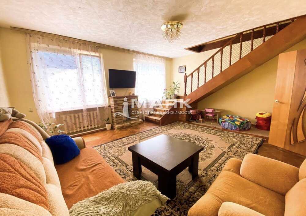 Дом 120 кв.м на участке 10 сот