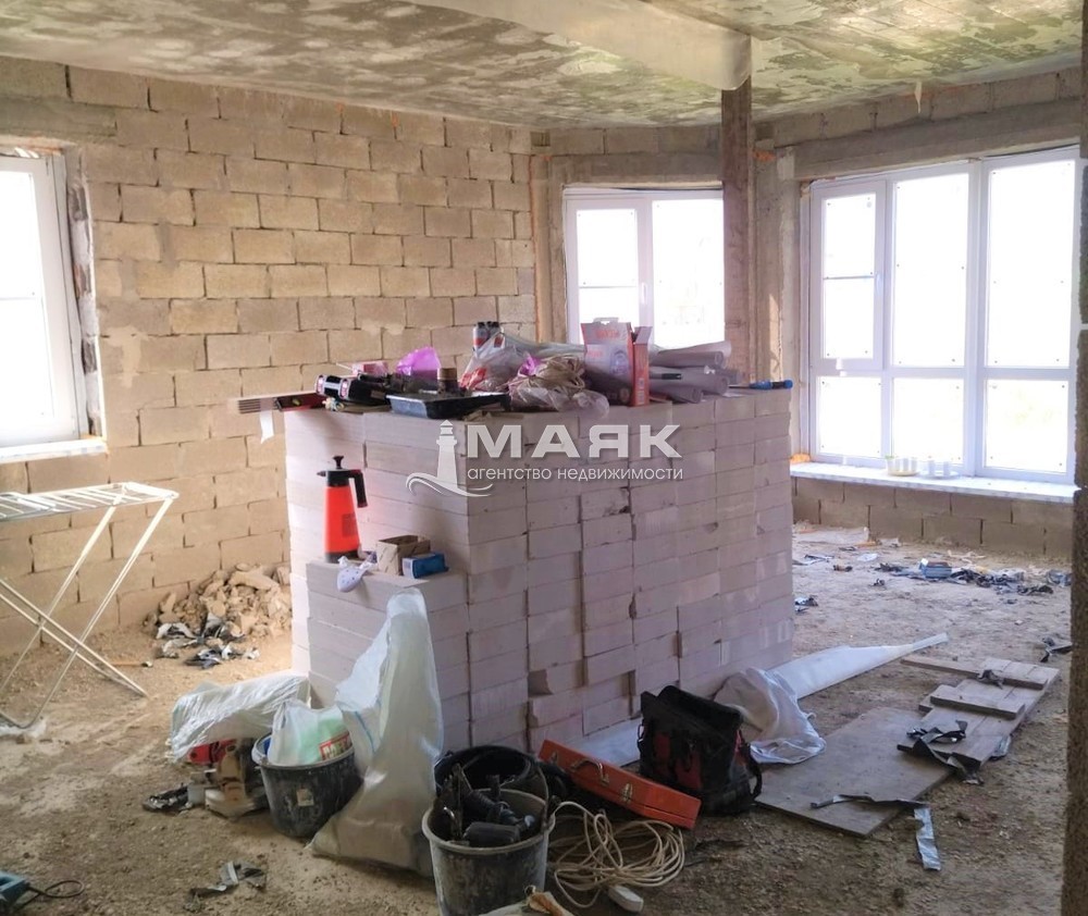 Дом 200 кв.м на участке 6 сот