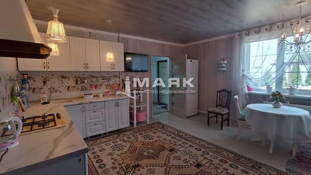 Дом 248 кв.м на участке 22 сот