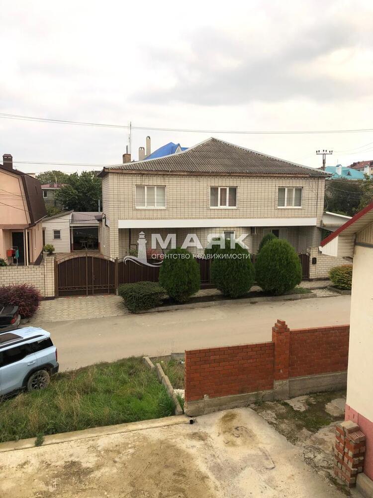 Дом 210.8 кв.м на участке 2 сот