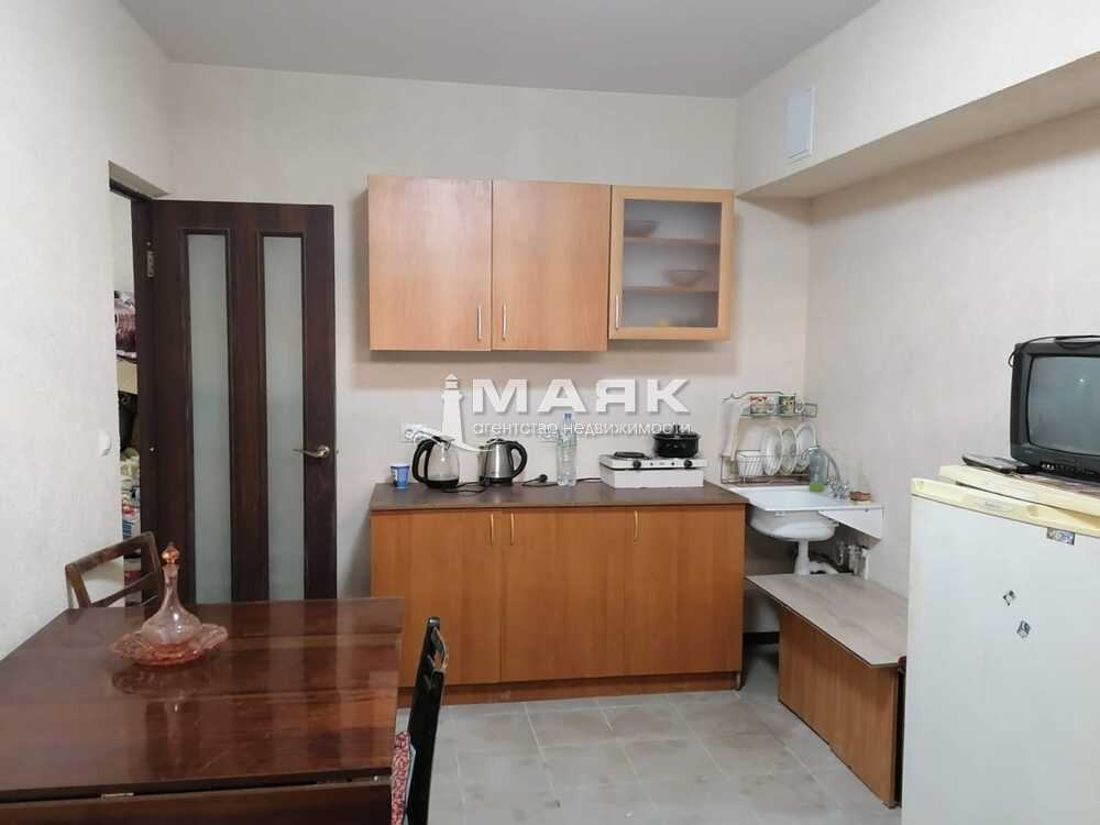 1-к. квартира 37 кв.м, цоколь/13