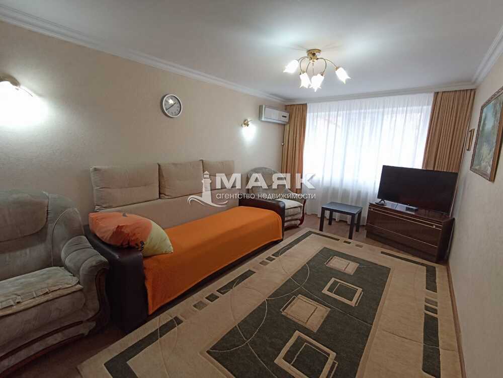 3-к. квартира 64.7 кв.м, 1/2