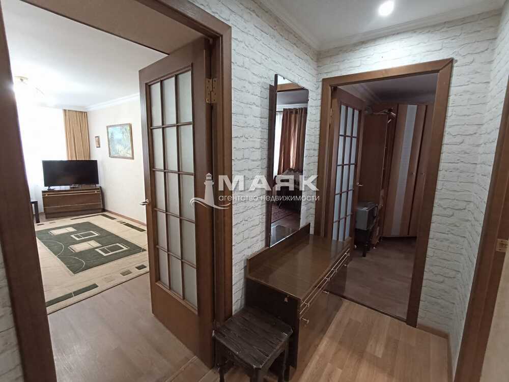 3-к. квартира 64.7 кв.м, 1/2