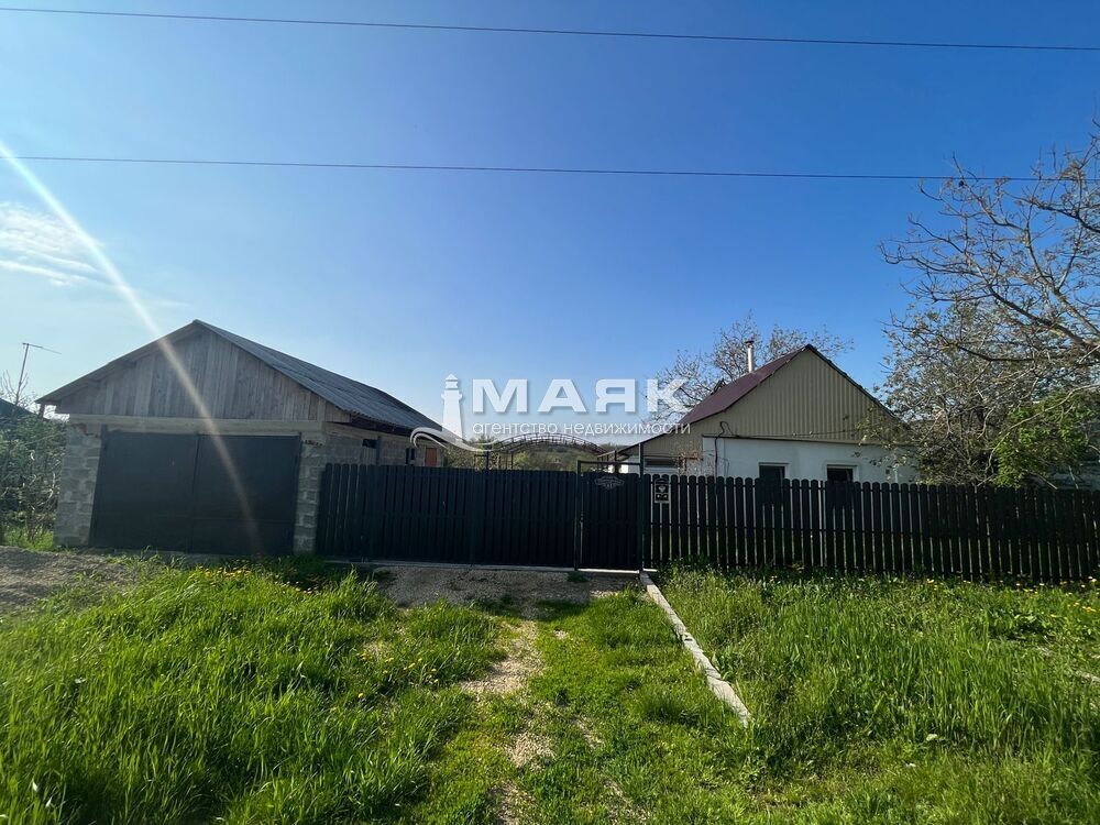 Дом 40 кв.м на участке 15 сот