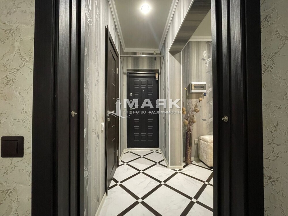 1-к. квартира 43 кв.м, 2/17