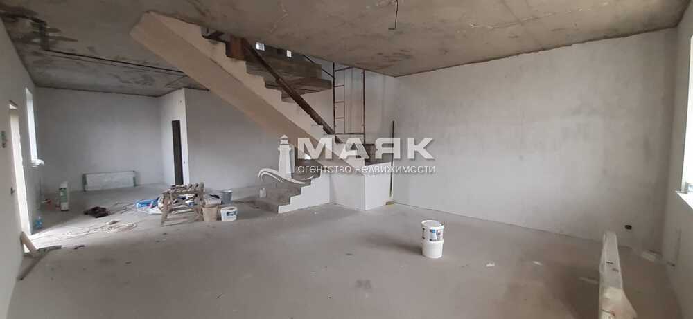 Дом 485.4 кв.м на участке 9.5 сот