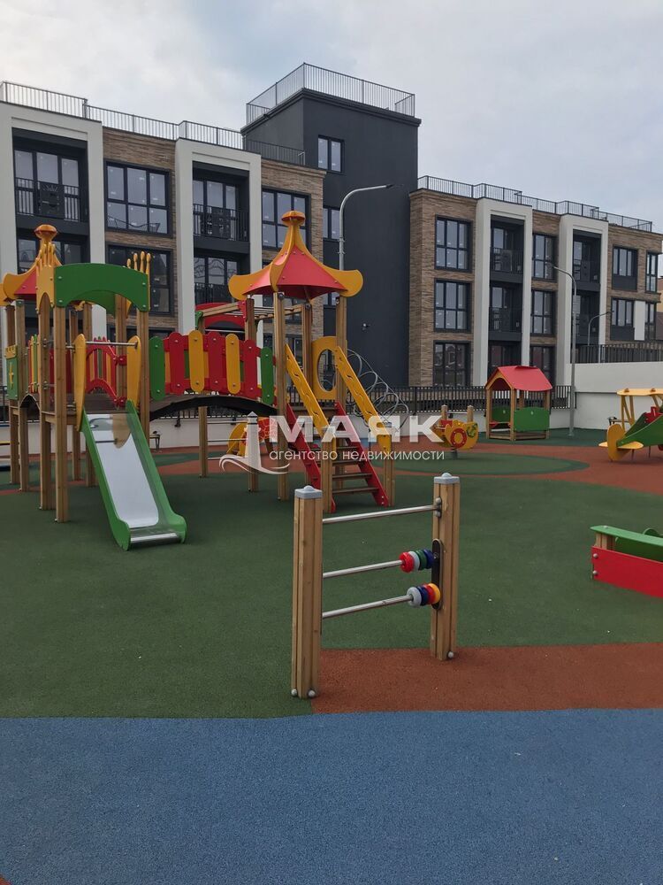 1-к. квартира 42.4 кв.м, 2/4