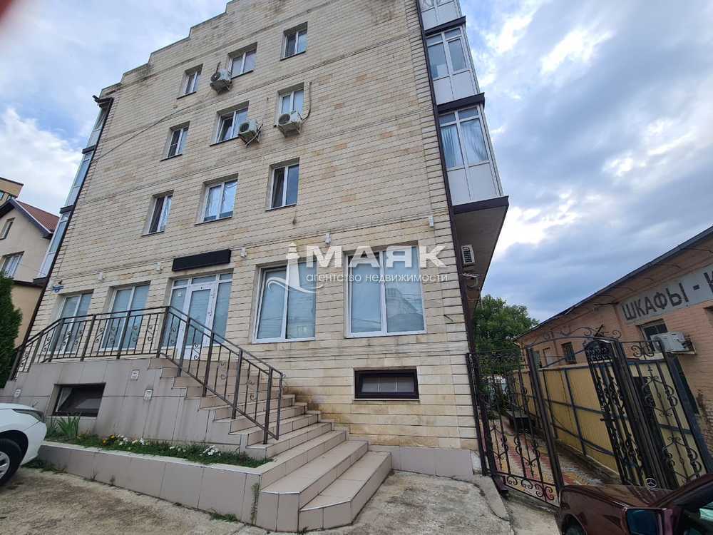 2-к. квартира 46 кв.м, цоколь/5