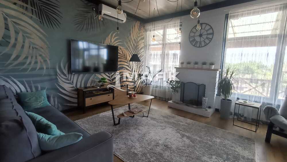 Дом 248 кв.м на участке 22 сот