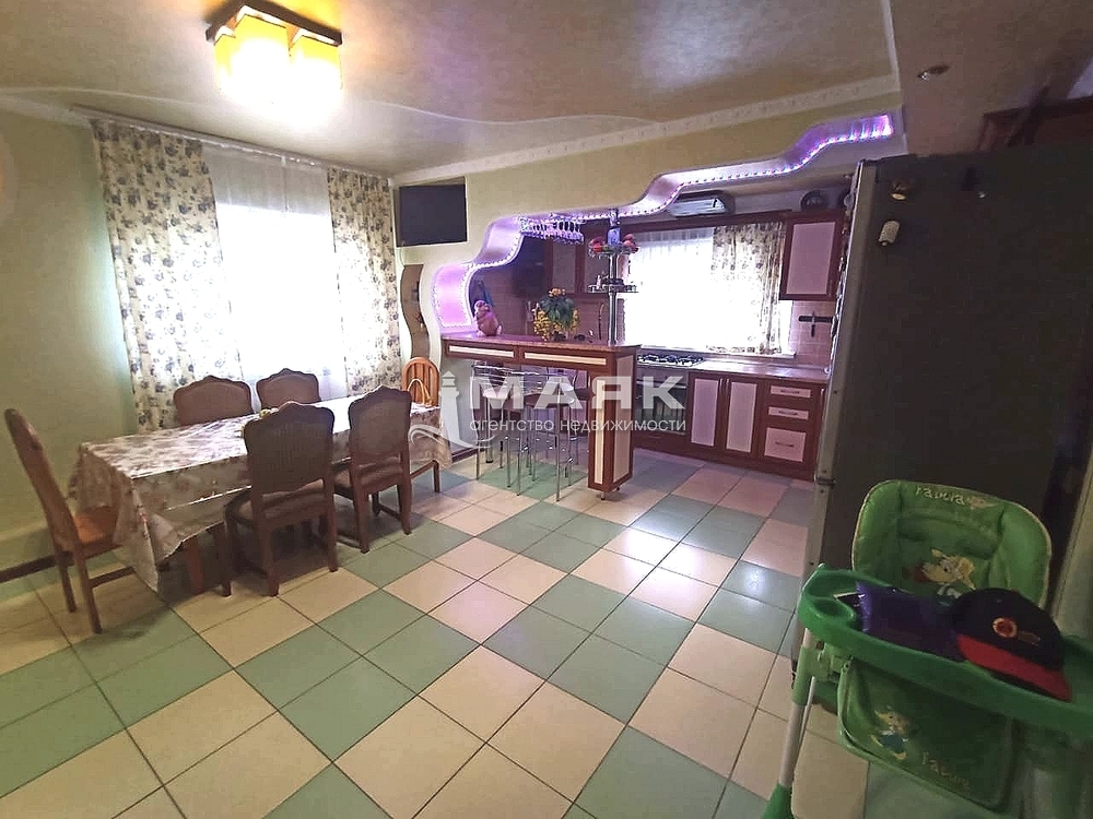 Дом 150 кв.м на участке 8 сот