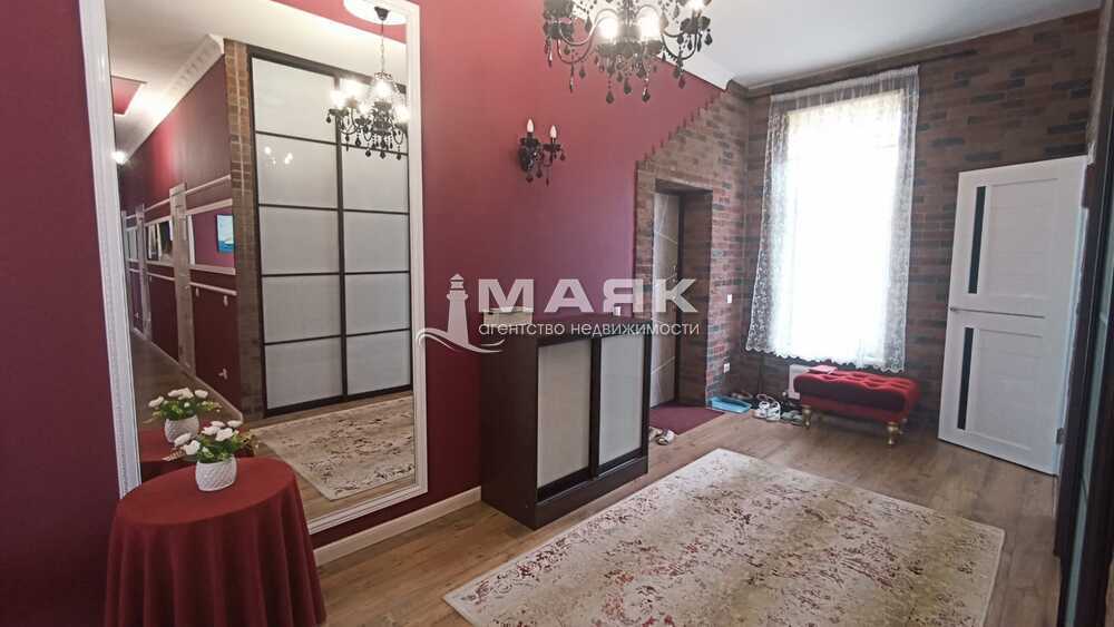 Дом 248 кв.м на участке 22 сот