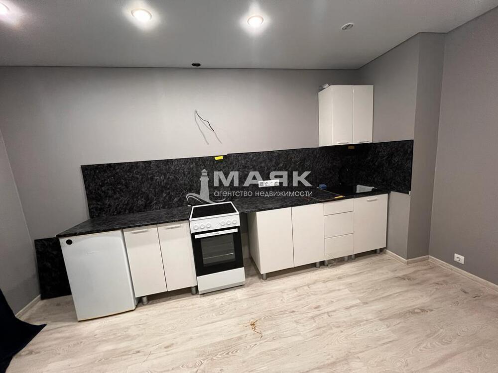 1-к. квартира 40 кв.м, 2/18