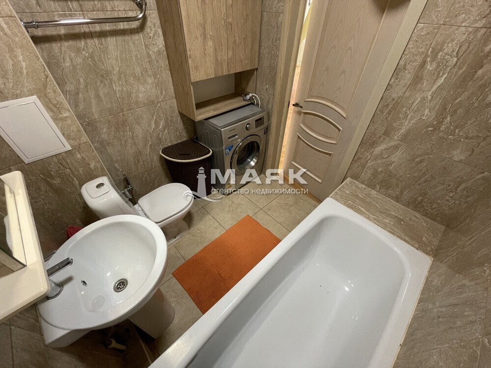 2-к. квартира 70 кв.м, 2/3