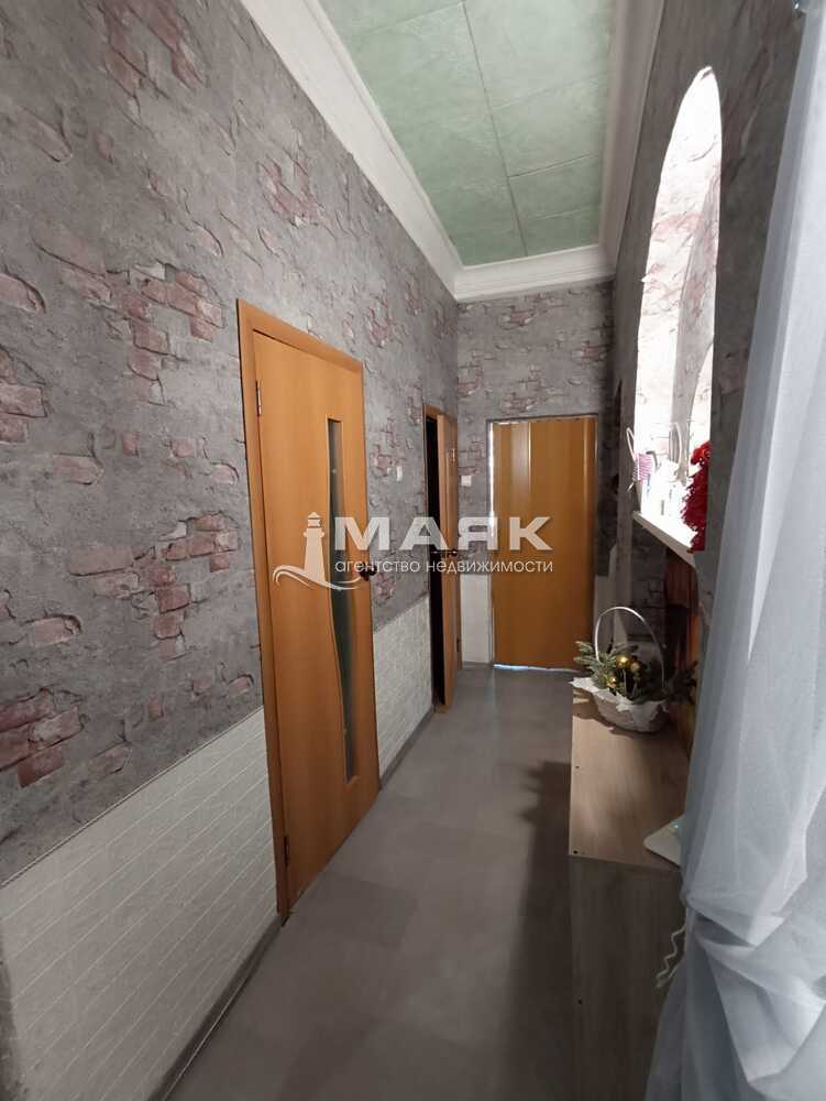 3-к. квартира 72.2 кв.м, 2/2