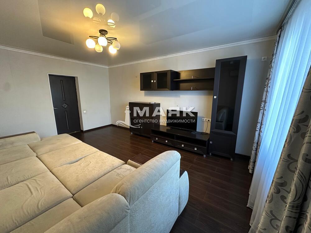 Таунхаус 283.4 кв.м на участке 4.5 сот