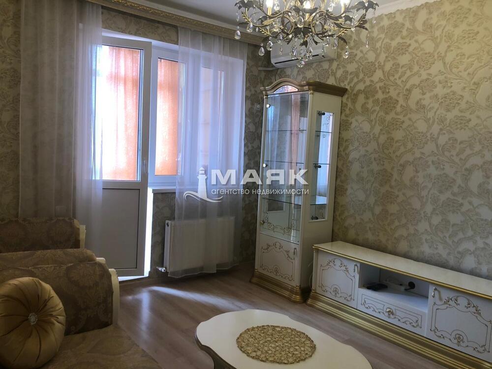 2-к. квартира 64 кв.м, 4/10