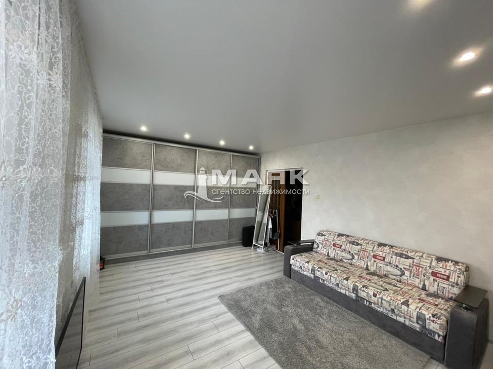 3-к. квартира 110.7 кв.м, 6/8