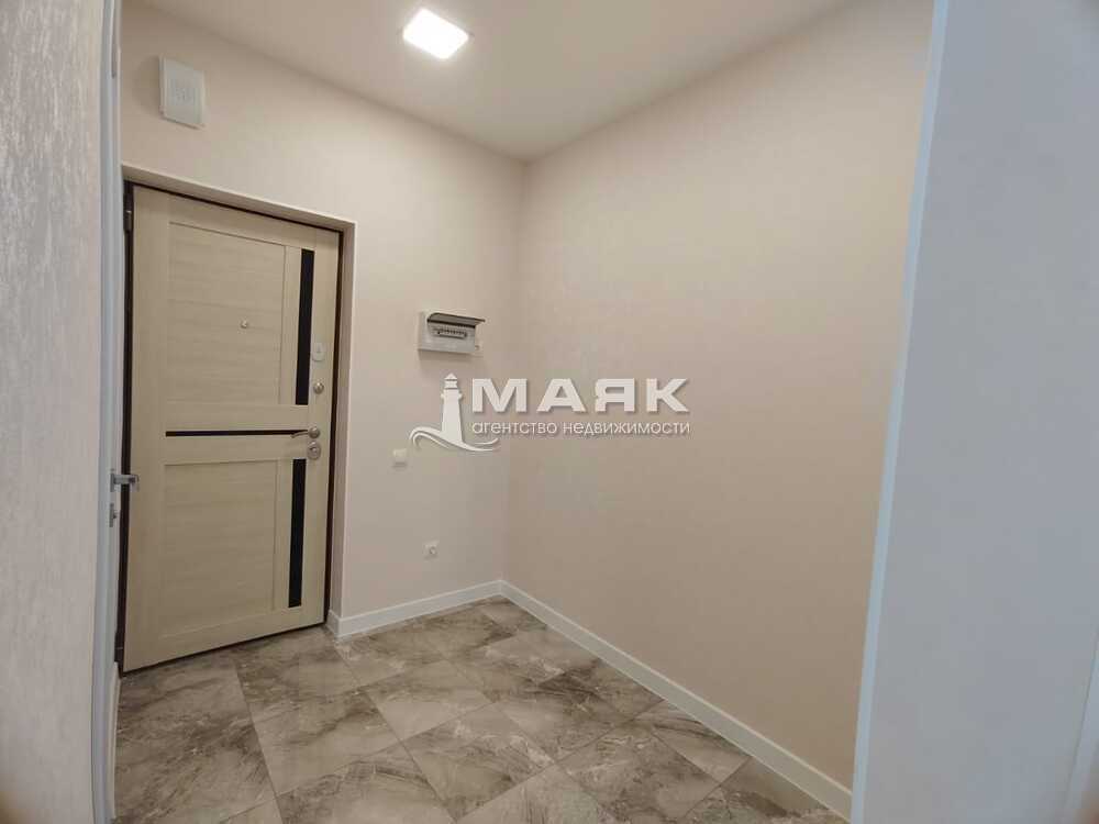 2-к. квартира 42 кв.м, 8/14