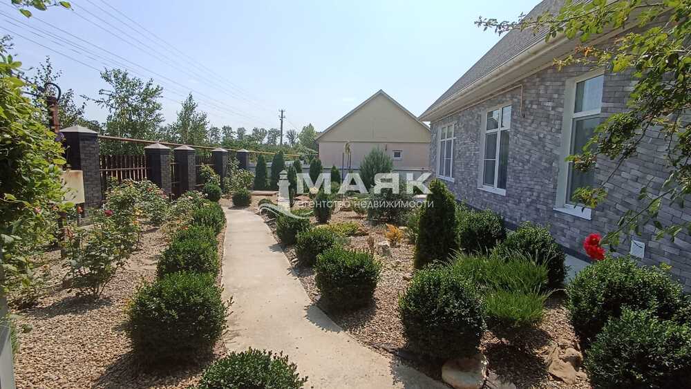 Дом 248 кв.м на участке 22 сот