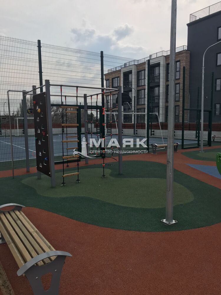 1-к. квартира 42.4 кв.м, 2/4