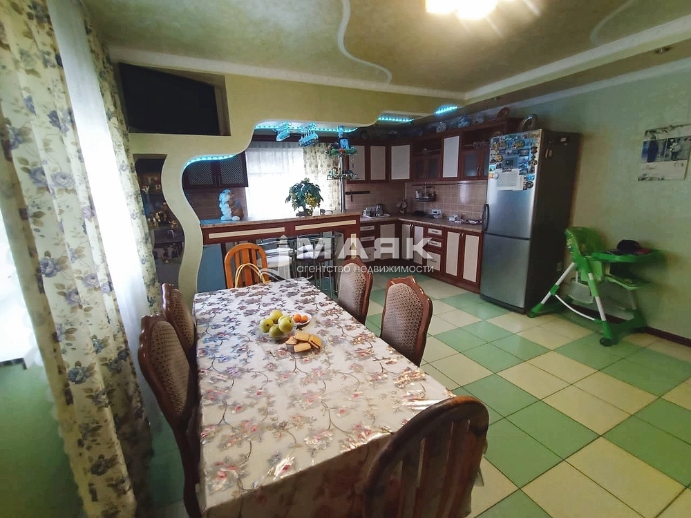 Дом 150 кв.м на участке 8 сот