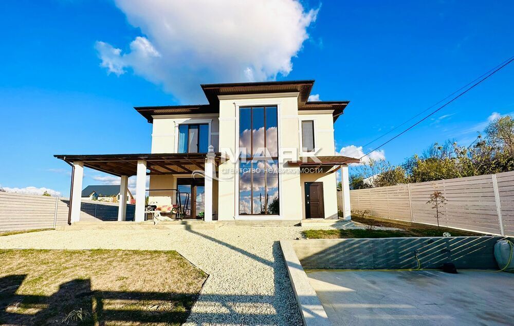 Дом 226 кв.м на участке 10 сот