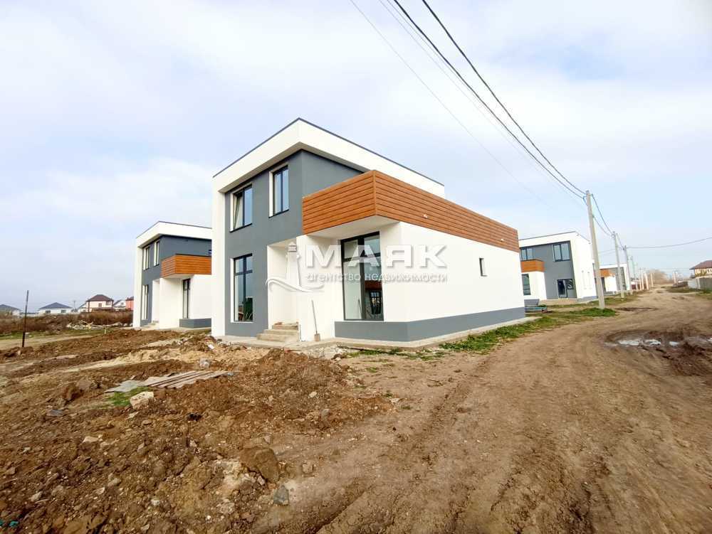 Дом 192 кв.м на участке 4.7 сот