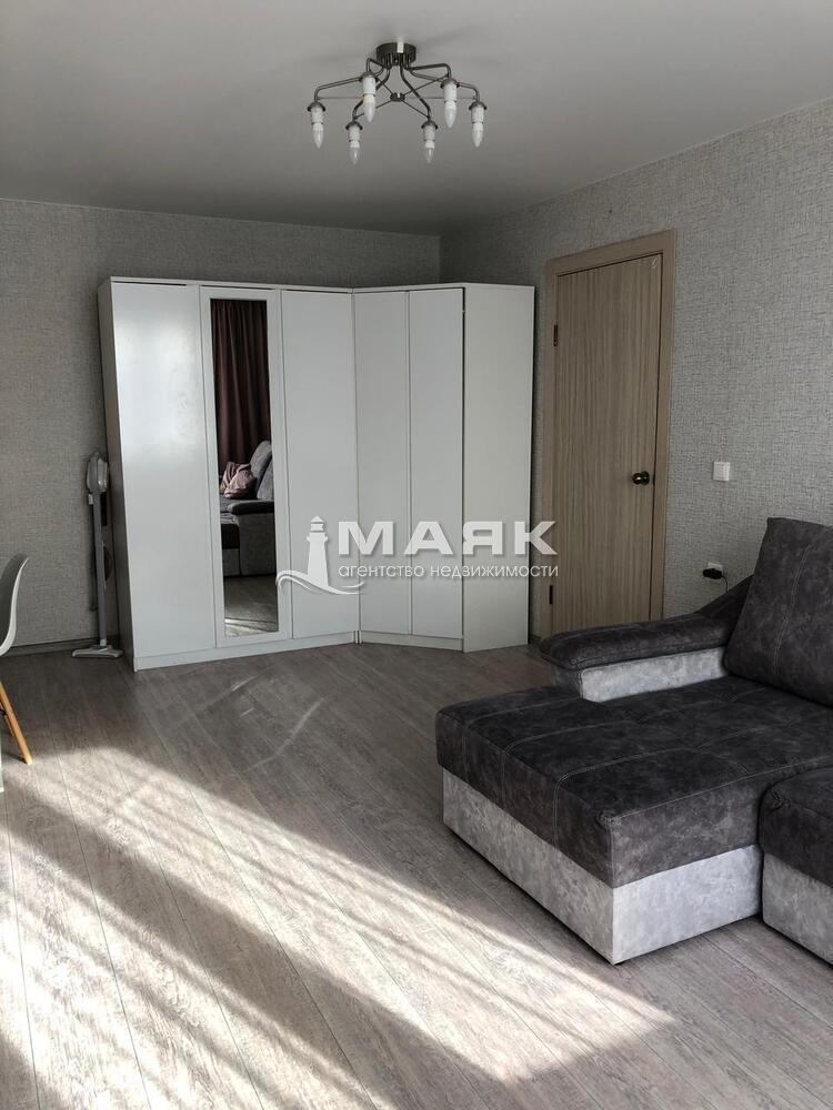 1-к. квартира 42 кв.м, 14/16