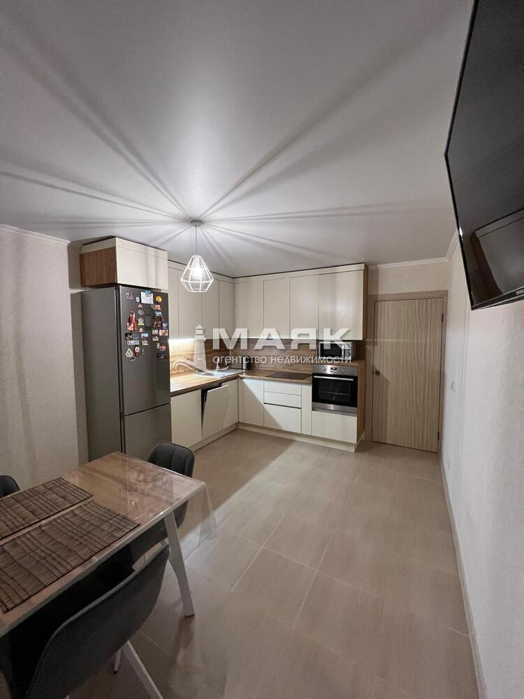 2-к. квартира 65 кв.м, 4/16