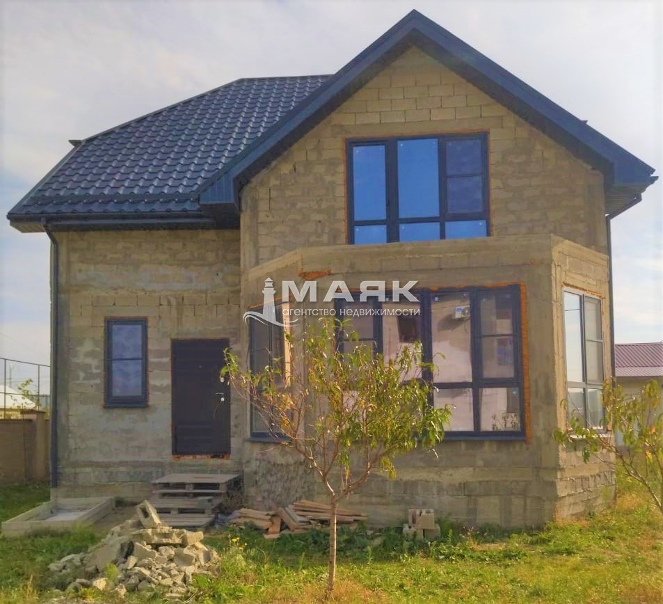 Дом 200 кв.м на участке 6 сот