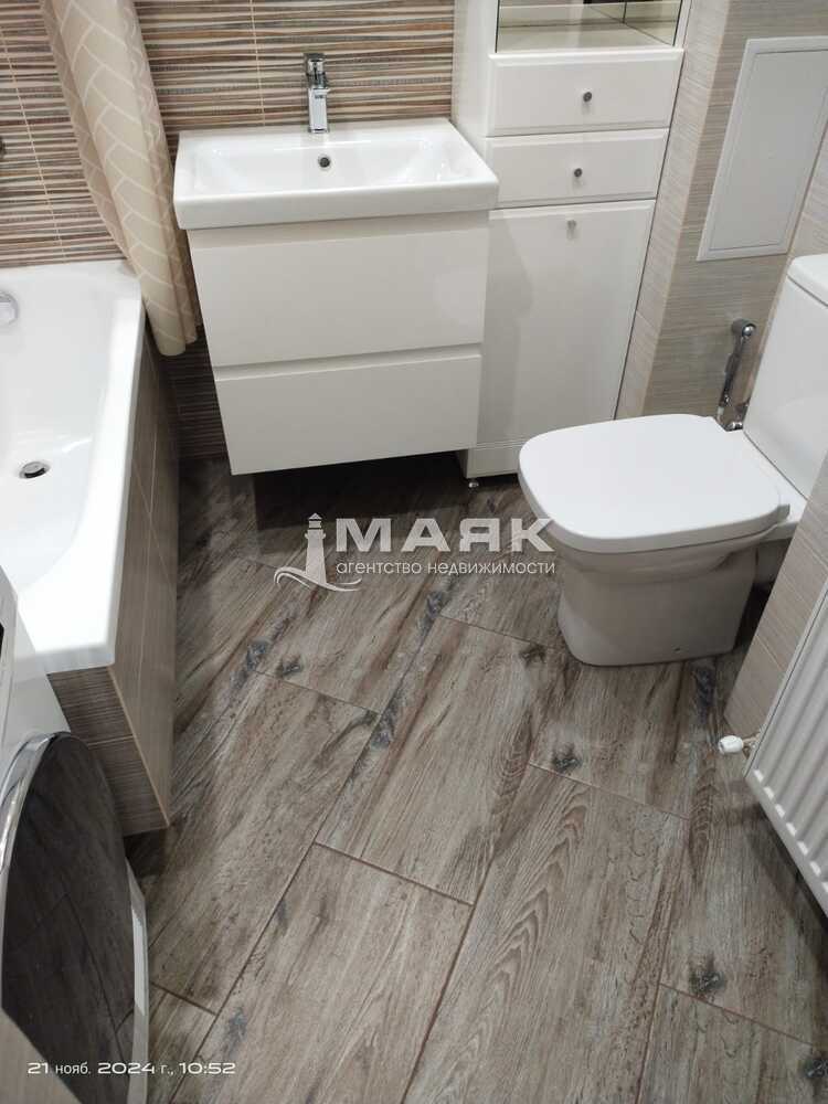 2-к. квартира 66 кв.м, 4/17