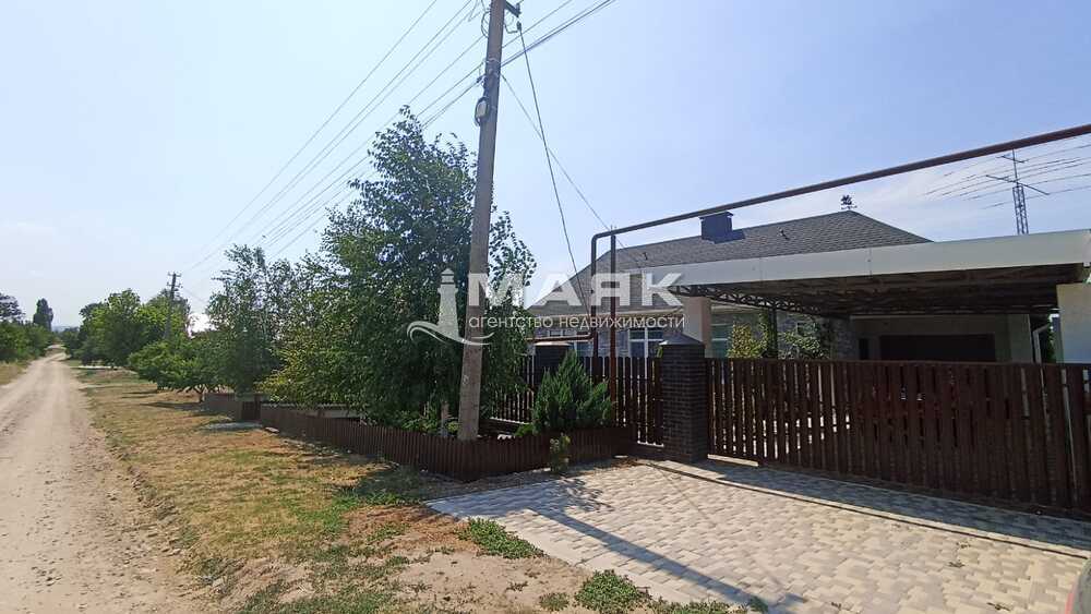 Дом 248 кв.м на участке 22 сот