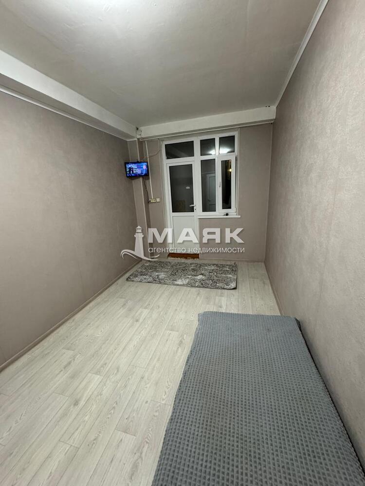 Студия 16 кв.м, 1/4