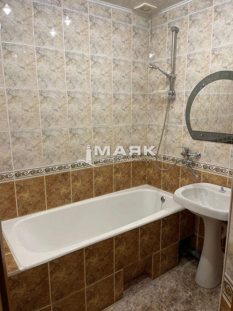 3-к. квартира 110.7 кв.м, 6/8