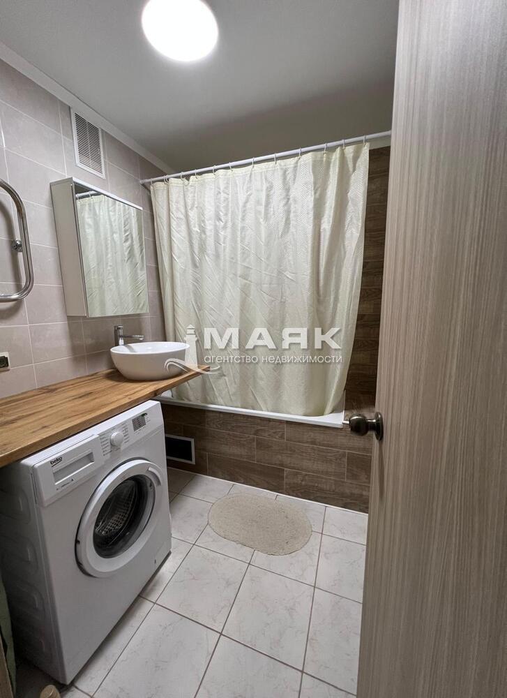 2-к. квартира 65 кв.м, 4/16